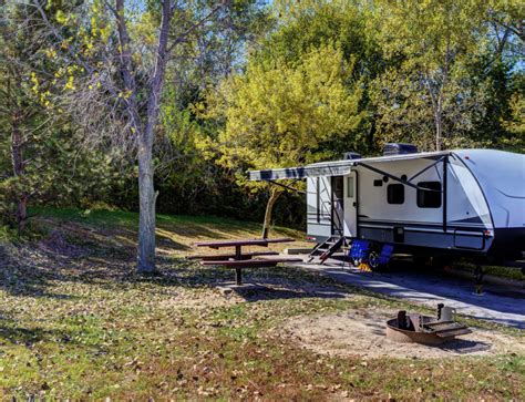 texas state parks with full hookups.